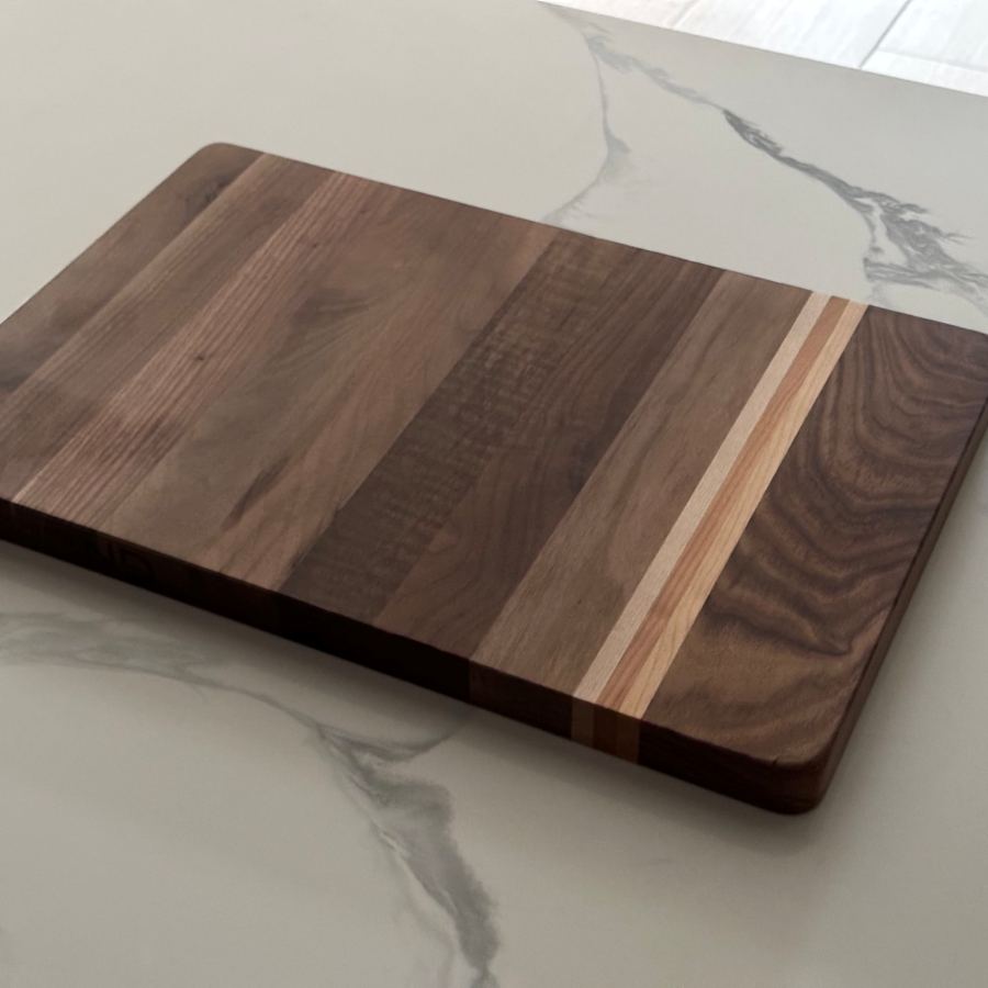 Walnut cutting board, profile
