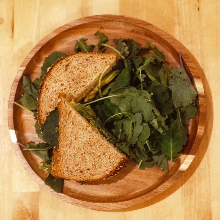 Acacia dinner plate, grain detail